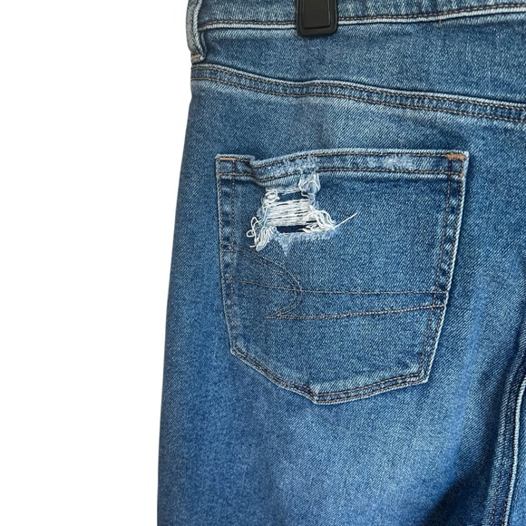 AEO Mom Jeans Distressed Size 16 - Picture 7 of 9